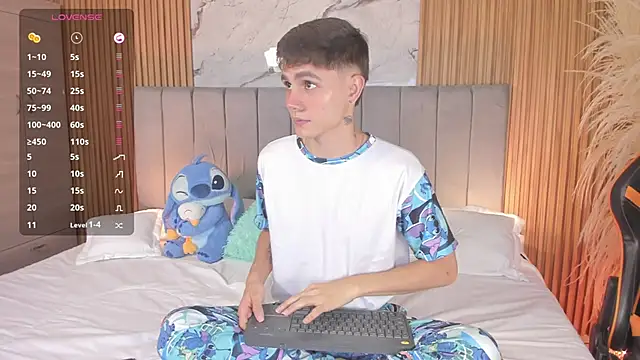 DustinLevine online show from February 28, 12:55 am