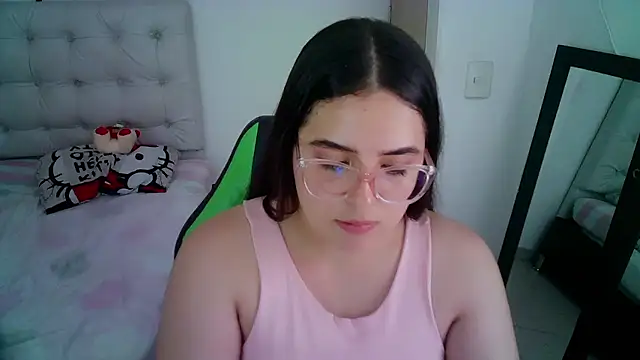 Snapshot of _alicia_z chatting on December 2, 9:06 pm alicia z online show from December 2, 9:06 pm