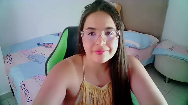 Snapshot of _alicia_z chatting on January 17, 6:33 pm alicia z online show from January 17, 6:33 pm