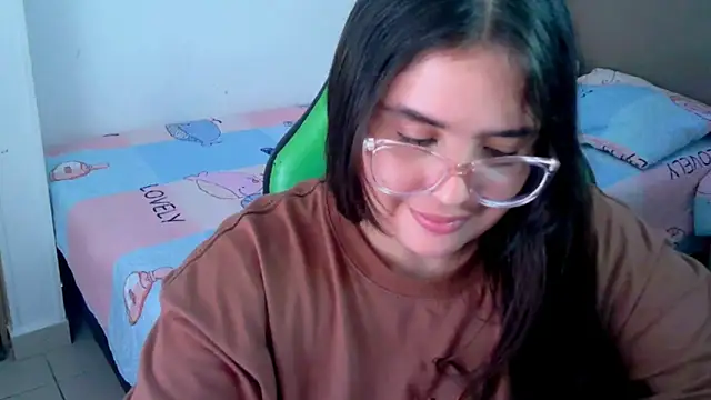 Snapshot of _alicia_z chatting on February 23, 11:14 pm alicia z online show from February 23, 11:14 pm