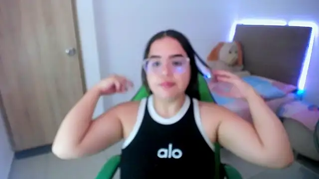 Snapshot of _alicia_z chatting on March 17, 9:45 pm alicia z online show from March 17, 9:45 pm