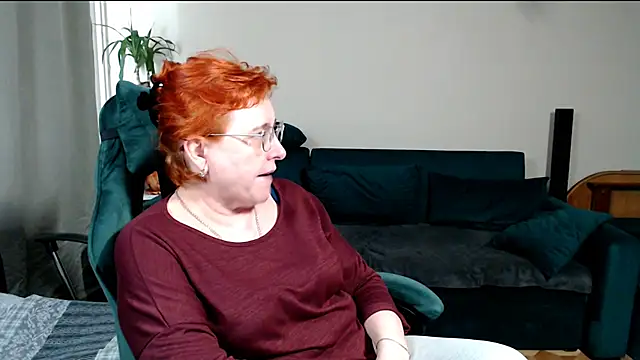 JoannaAndNeighbour online show from March 27, 1:22 pm