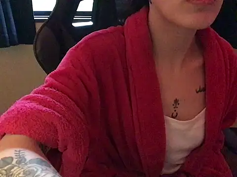 Snapshot of YumieCp chatting on March 8, 5:28 am YumieCp online show from March 8, 5:28 am