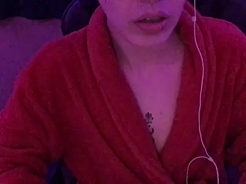 Snapshot of YumieCp chatting on March 10, 10:04 am YumieCp online show from March 10, 10:04 am