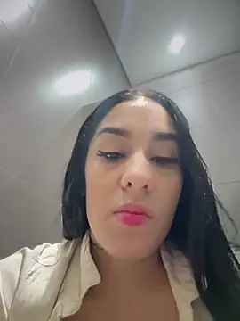 Snapshot of __IRIS__ chatting on July 2, 3:40 pm IRIS online show from July 2, 3:40 pm