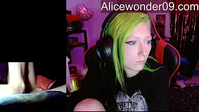 alicewonder09 online show from March 7, 4:31 am