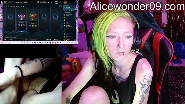 alicewonder09 online show from March 17, 3:22 am