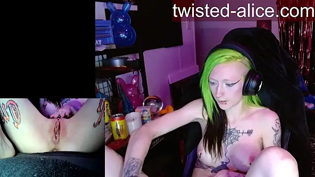 alicewonder09 online show from April 17, 3:31 am