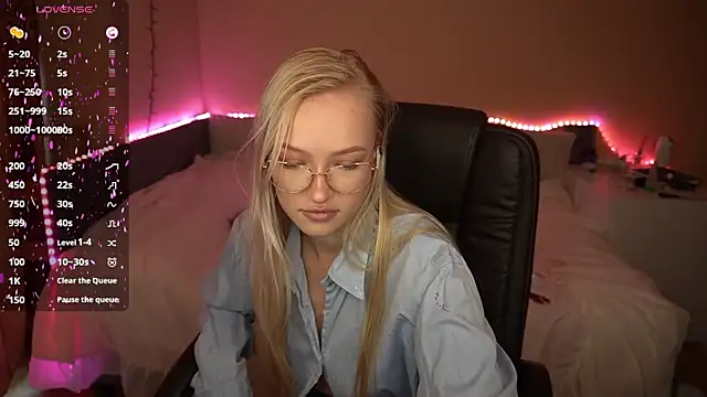 Snapshot of AmandaFiree chatting on September 28, 10:31 am AmandaFiree online show from September 28, 10:31 am