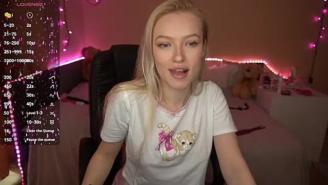 AmandaFiree online show from February 4, 7:36 am