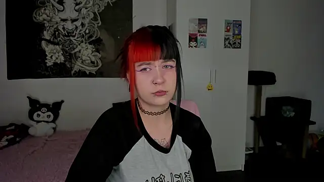 t0riayun0 online show from February 22, 11:35 pm