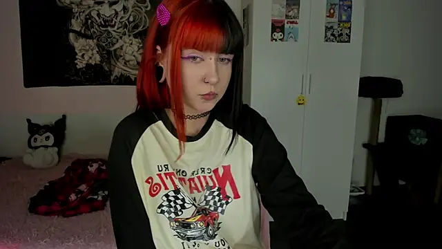 t0riayun0 online show from February 24, 1:24 am