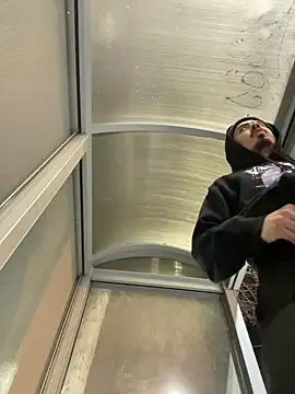 Snapshot of Bbyboyivan chatting on December 15, 5:45 am Bbyboyivan online show from December 15, 5:45 am