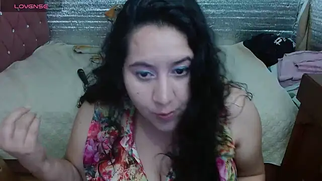 Snapshot of EMILY-NESSA chatting on March 10, 1:27 pm EMILY-NESSA online show from March 10, 1:27 pm