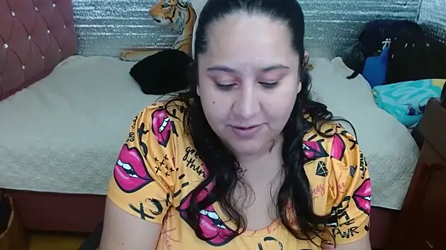 Snapshot of EMILY-NESSA chatting on May 11, 2:34 pm EMILY-NESSA online show from May 11, 2:34 pm