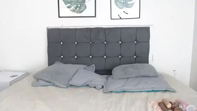 selena yourmilf online show from December 18, 3:40 pm