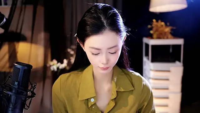 Snapshot of Ocean--Lili chatting on April 28, 2:11 pm Ocean--Lili online show from April 28, 2:11 pm