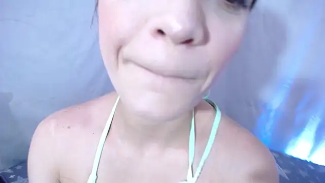 Snapshot of sweett_ale_ chatting on August 5, 6:22 pm sweett ale online show from August 5, 6:22 pm
