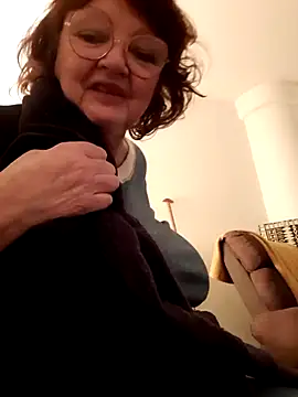 sheerazade online show from December 4, 10:51 pm