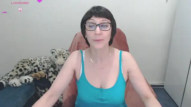 Snapshot of Ammillia chatting on February 12, 7:23 am Ammillia online show from February 12, 7:23 am