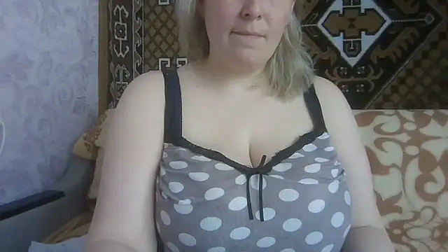 Snapshot of Diana_Britt chatting on April 28, 6:40 am Diana Britt online show from April 28, 6:40 am