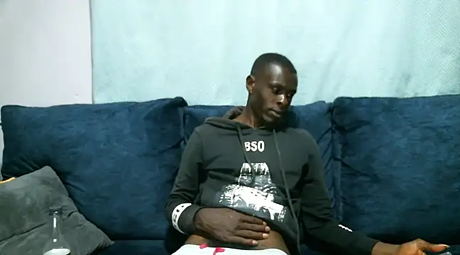 Snapshot of reezly chatting on February 4, 1:56 am reezly online show from February 4, 1:56 am