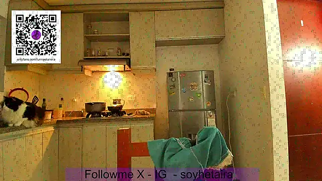 Snapshot of _Lunnaa_ chatting on January 17, 1:21 am Lunnaa online show from January 17, 1:21 am