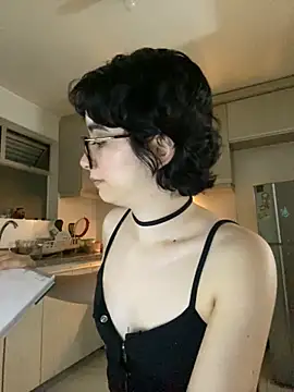 Snapshot of _Lunnaa_ chatting on March 16, 12:49 am Lunnaa online show from March 16, 12:49 am