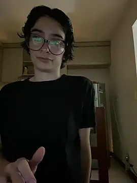 Snapshot of _Lunnaa_ chatting on March 21, 2:27 am Lunnaa online show from March 21, 2:27 am