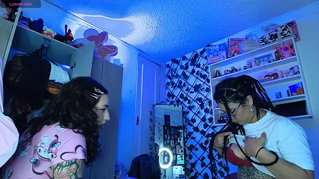 valenor  online show from May 16, 4:09 am