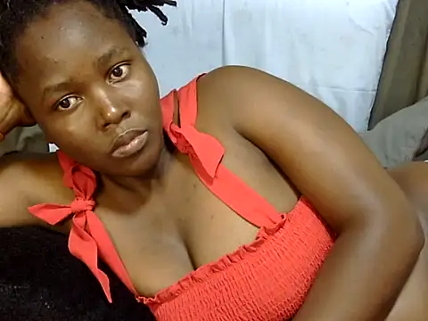 Snapshot of Sweet_ebony20 chatting on April 30, 8:57 pm Sweet ebony20 online show from April 30, 8:57 pm