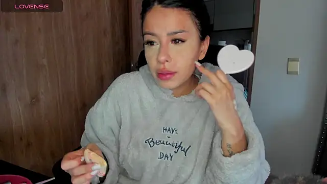 keyn laurent 1 online show from February 28, 10:50 pm