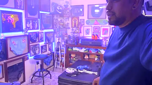 Briefs bud online show from November 25, 1:27 am