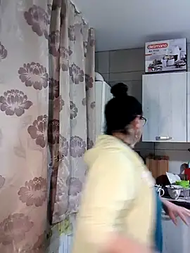 x  KHALEESI  x online show from November 8, 3:45 pm