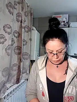 x  KHALEESI  x online show from November 20, 5:45 pm