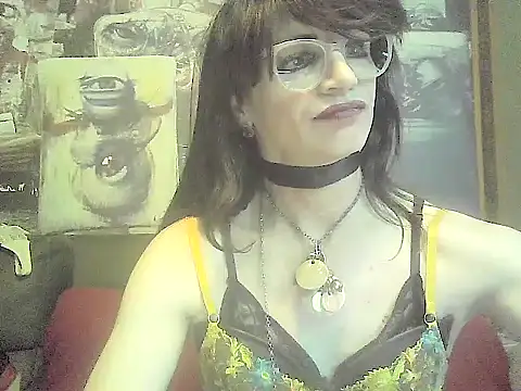 Snapshot of TheBlackWtch chatting on June 27, 5:56 am TheBlackWtch online show from June 27, 5:56 am