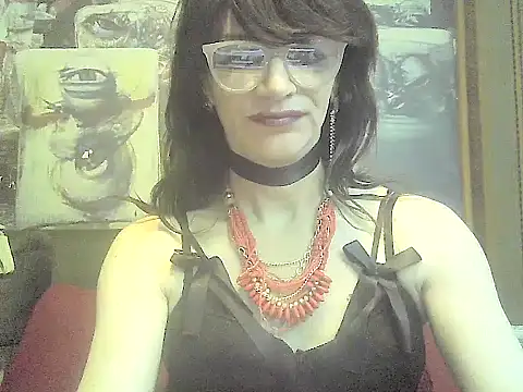 Snapshot of TheBlackWtch chatting on July 4, 6:52 am TheBlackWtch online show from July 4, 6:52 am