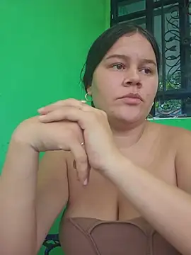 Snapshot of sweet_lucia chatting on July 16, 11:00 pm sweet lucia online show from July 16, 11:00 pm