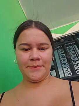 Snapshot of sweet_lucia chatting on August 2, 2:15 pm sweet lucia online show from August 2, 2:15 pm