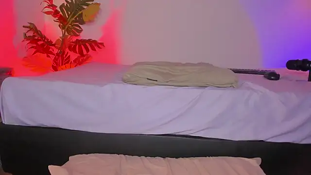 hot booty  online show from December 3, 11:03 pm