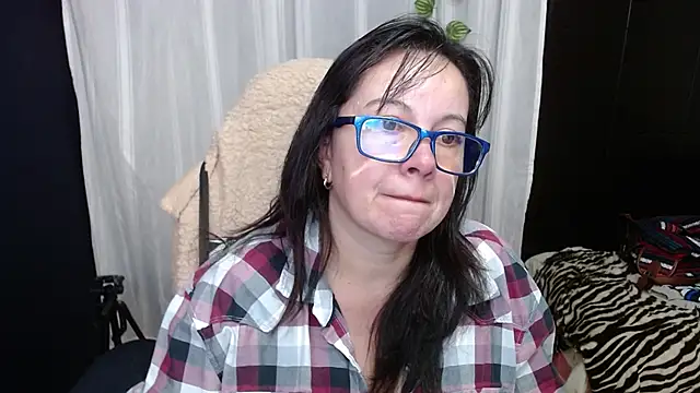 Sonialorens  online show from January 17, 8:44 pm