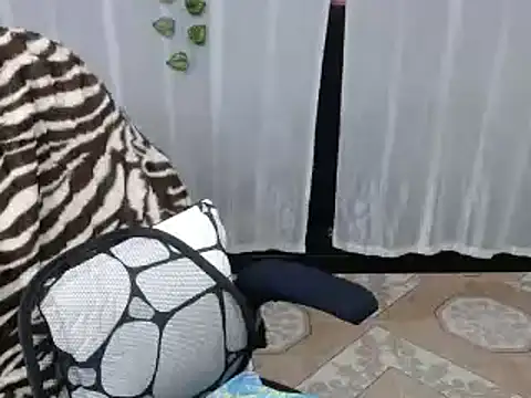 Sonialorens  online show from February 11, 8:10 pm