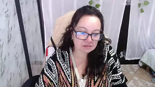 Sonialorens  online show from March 8, 2:19 pm