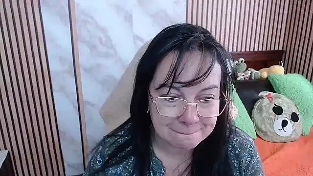 Sonialorens  online show from September 27, 12:54 pm