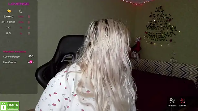 Snapshot of elven_dreams_ chatting on December 22, 6:15 pm elven dreams online show from December 22, 6:15 pm