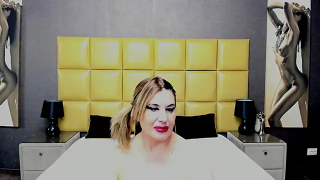Snapshot of KiraLeila chatting on February 19, 11:46 pm KiraLeila online show from February 19, 11:46 pm
