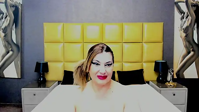 Snapshot of KiraLeila chatting on February 26, 3:10 am KiraLeila online show from February 26, 3:10 am