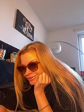 Lisavontease online show from February 21, 8:37 am