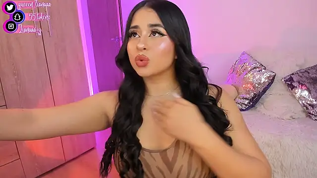 Snapshot of Queen_liana chatting on February 19, 6:11 am Queen liana online show from February 19, 6:11 am