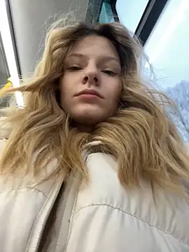 MaryHiggins online show from November 11, 1:33 pm